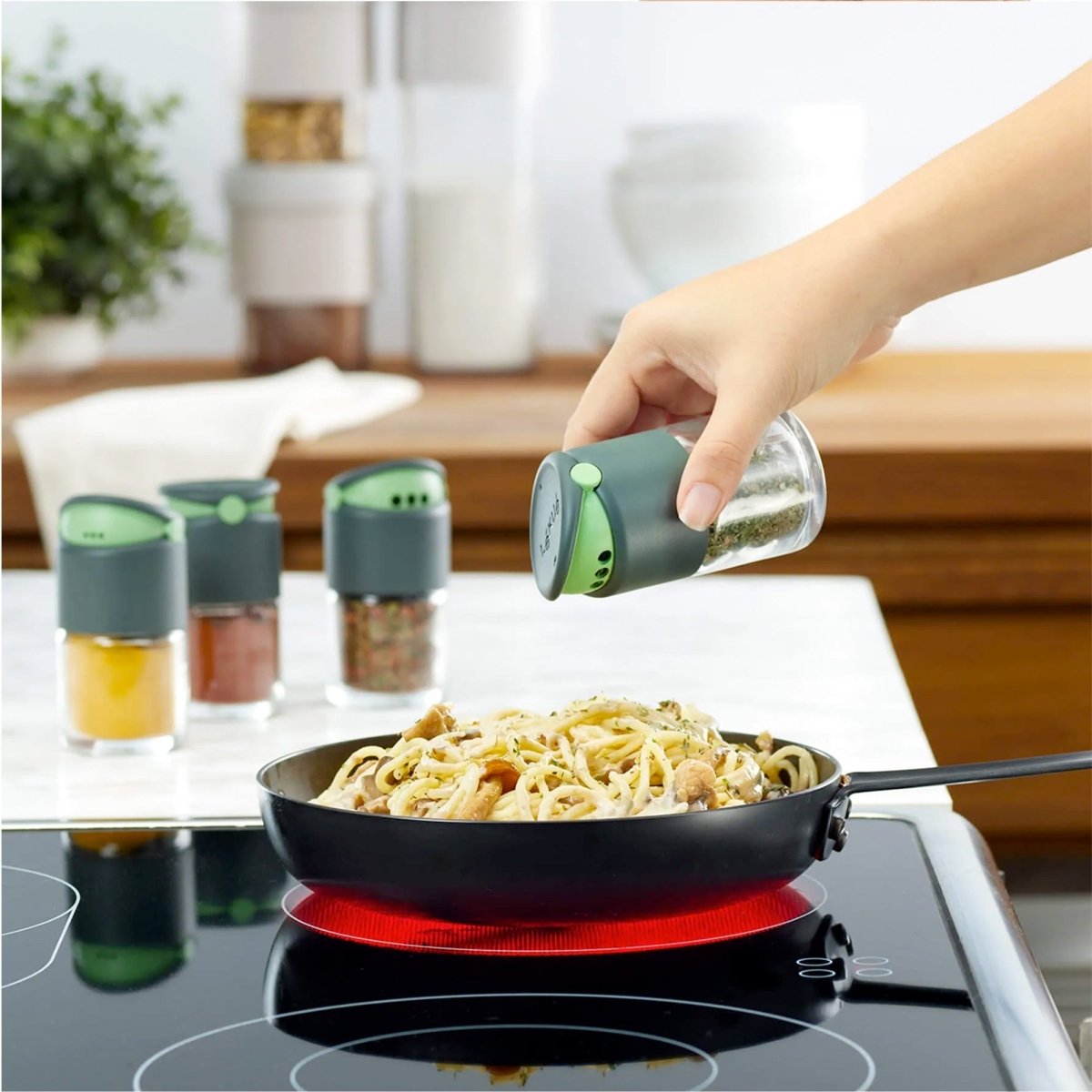 4 Botes para Especias de Cristal y Policarbonato Lékué - shop_name