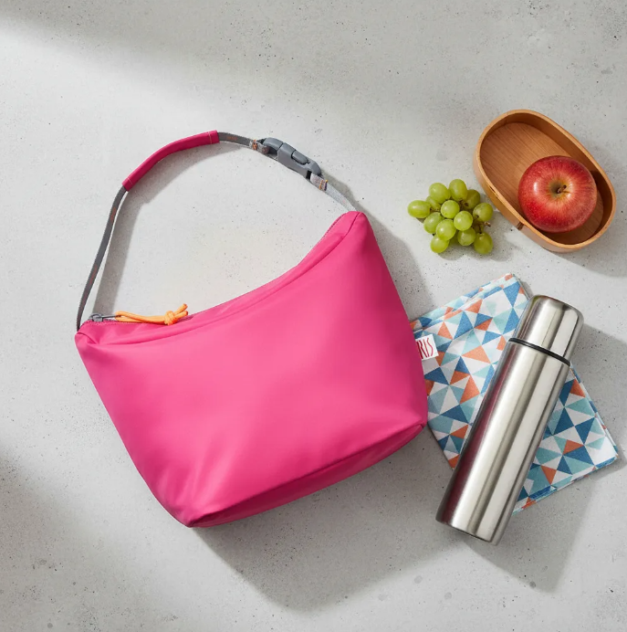 Lonchera Iris Barcelona Lunchbox Hanging On The Go 3l