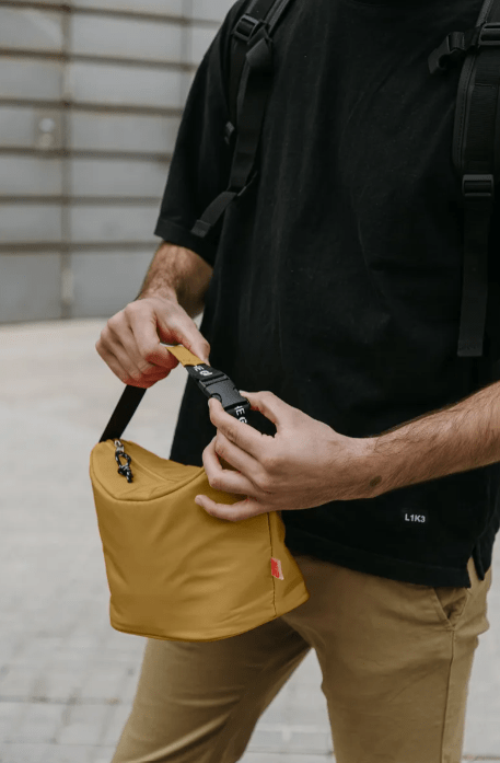 Lonchera Compacta Iris Barcelona Hanging On The Go 3l - shop_name