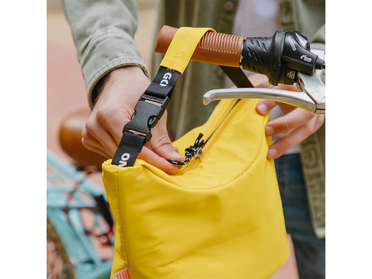 Lonchera Iris Barcelona Lunchbox Hanging On The Go - shop_name