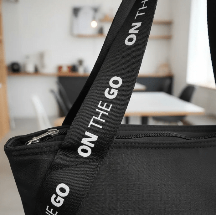 Lonchera Iris Barcelona Lunchbox Tote Compacta 3.7 L - shop_name