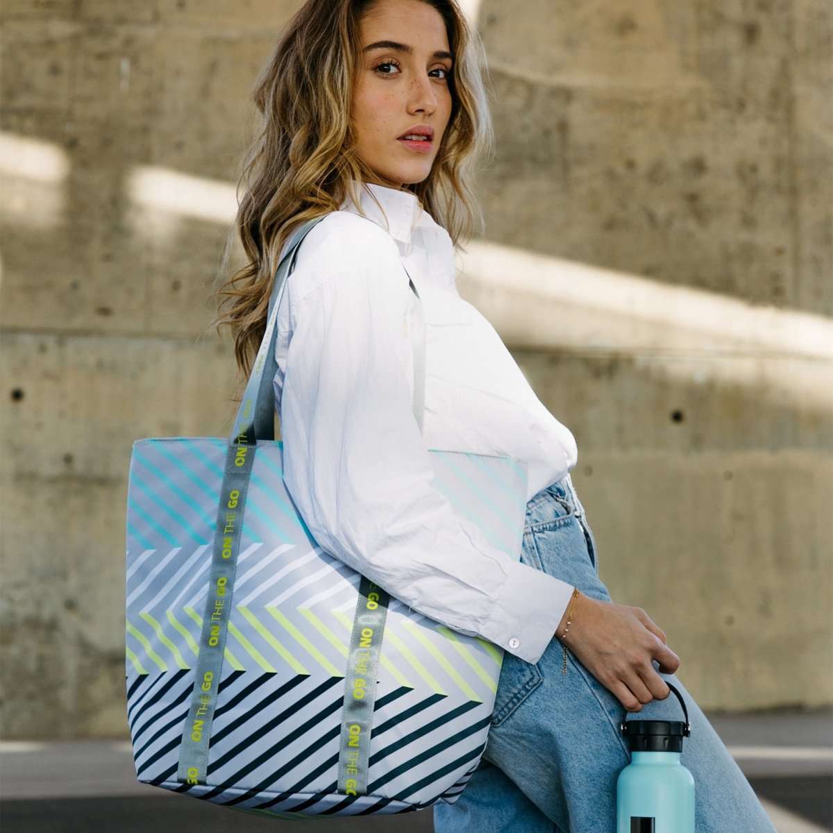 Lonchera On The Go Fluor Turquesa Printin Iris - shop_name