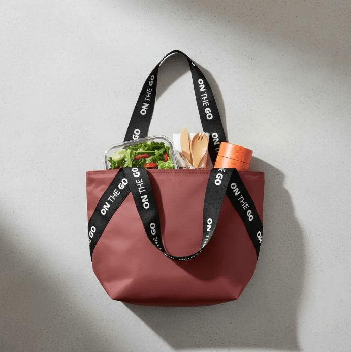 Lonchera Tote On The Go 3.7 L Iris Barcelona Modelo 9034 - shop_name